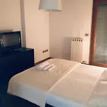 Stanza Privata Con Bagno Su Appartamento Condiviso
