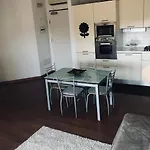 Stanza Privata Con Bagno Su Appartamento Condiviso